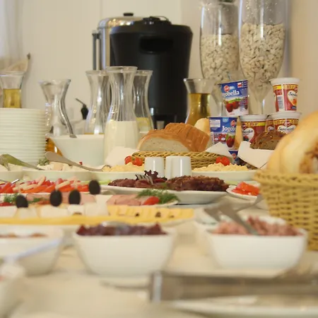 Dom Polonii Hotel 2*