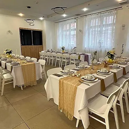 Hotel Dom Polonii 2*